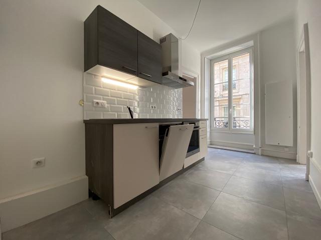 APPARTEMENT à louer à BESANCON CENTRE VILLE 4 pièces REF 5582