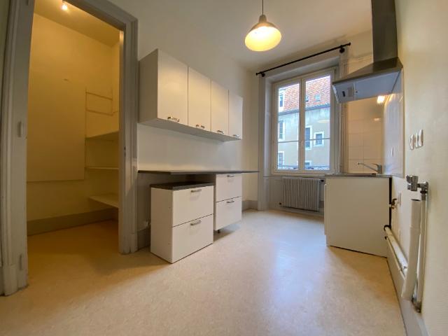 APPARTEMENT à louer à BESANCON CENTRE VILLE 5 pièces REF 4625