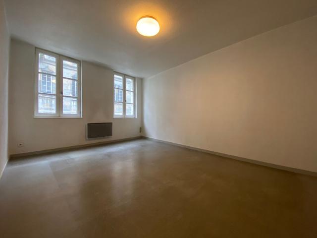 APPARTEMENT à louer à BESANCON QUARTIER BATTANT 3 pièces REF 4989