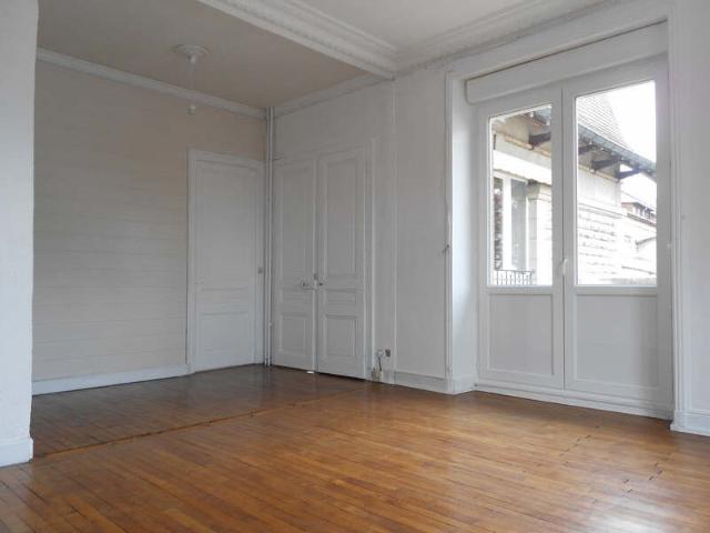 APPARTEMENT à louer à BESANCON QUARTIER MOUILLERE 4 pièces REF 2141