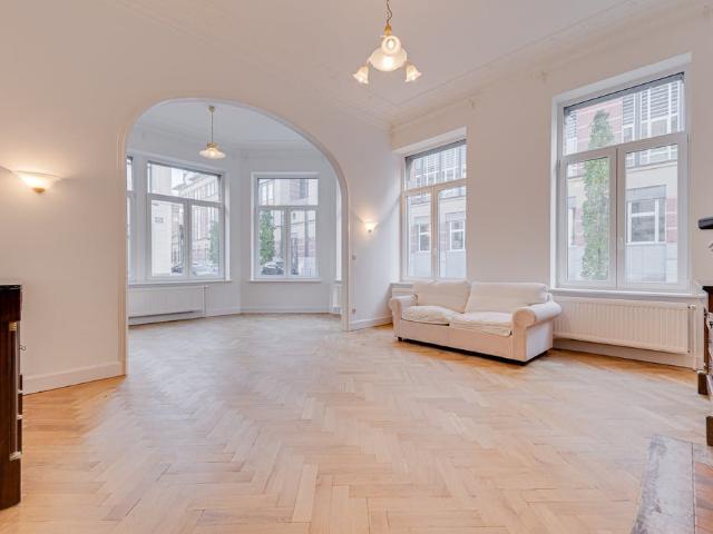 Appartement à louer à Brussels, Rue Rembrandt