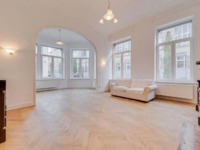 Appartement à louer à Brussels, Rue Rembrandt