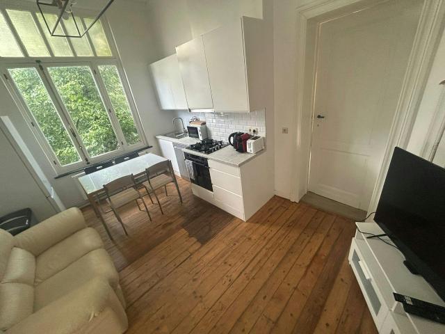 Appartement à louer à Etterbeek, Rue Peter Benoit