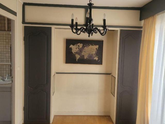 Appartement à Louer à Eu 76260 Dans un ensemble immobilier, un appartement comprenant.