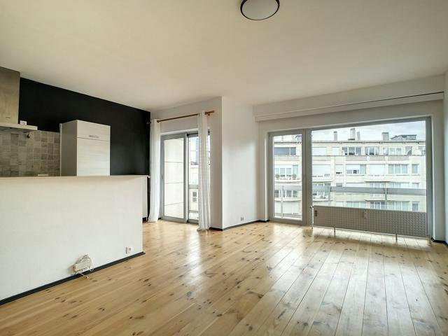 Appartement à louer à Ixelles, Place Marie José