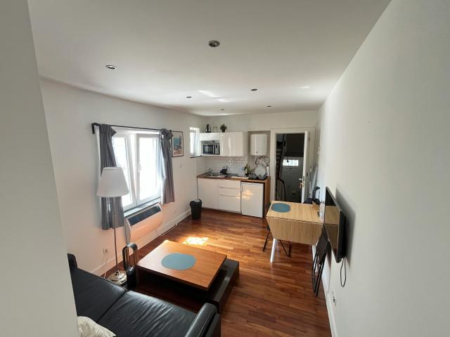 Appartement à louer à Ixelles, Rue du Trône