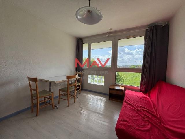 Appartement à louer à Longuenesse •