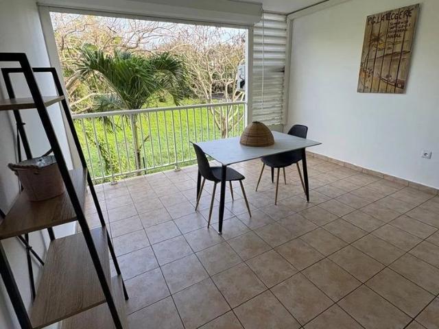 Appartement à louer à Les Abymes, Guadeloupe