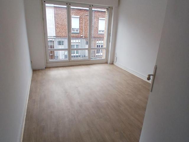 Appartement à louer à Nieppe, Hauts de France, €