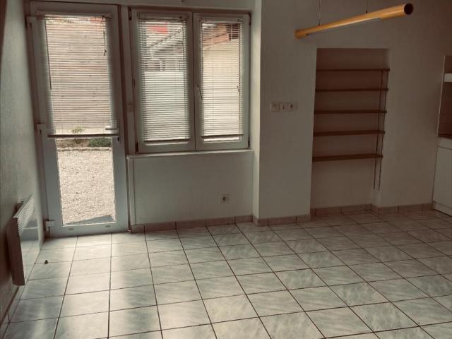Appartement à louer à Sainghin en Mélantois, Hauts de France, €