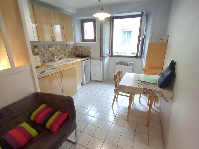 Appartement à louer à Saint Chély d'Apcher, Occitanie, €