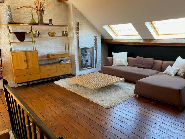 Appartement à louer à Saint Gilles, Rue Defacqz