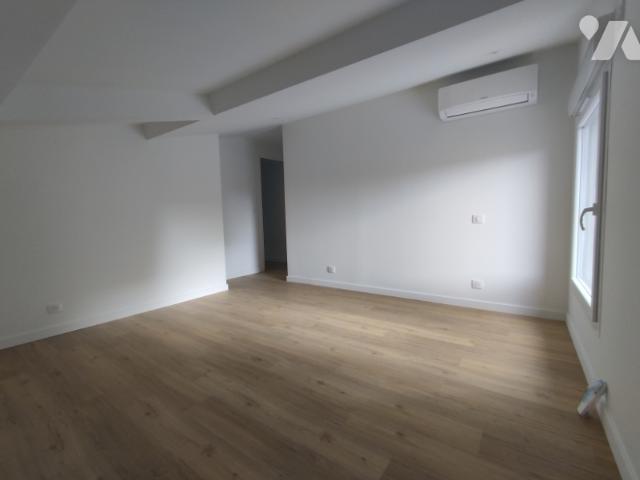 Appartement à louer à Saint Jean de Muzols, Auvergne Rhône Alpes, €