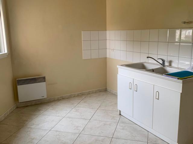 Appartement à louer à Pavilly, Normandie, €