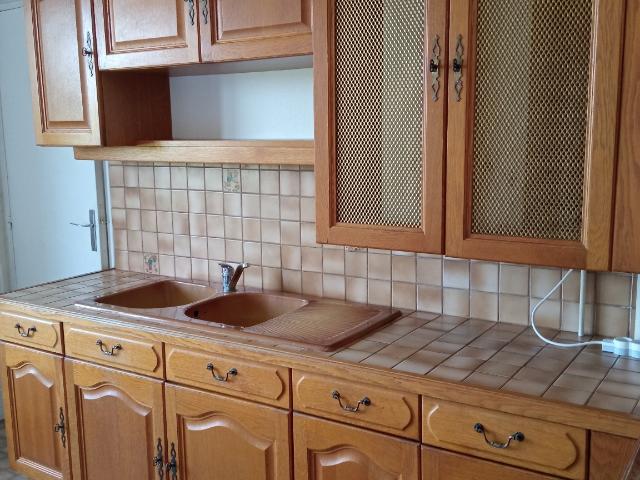 Appartement à louer à Persan, Île de France, €