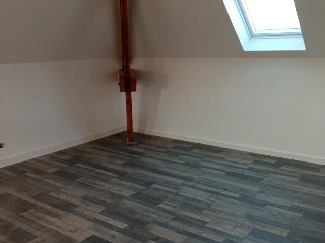 Appartement à louer à Ully Saint Georges, Hauts de France, €