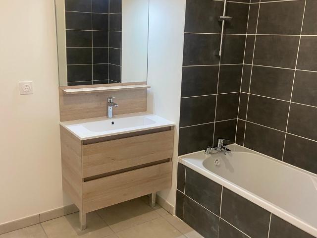 Appartement à louer à Verpillière, Auvergne Rhône Alpes, €