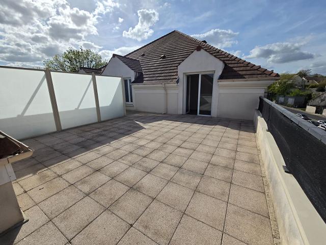 Appartement à louer à Villenoy Avec terrasse