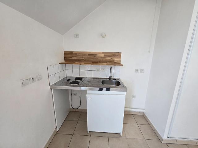 Appartement à louer à Villenoy Avec terrasse