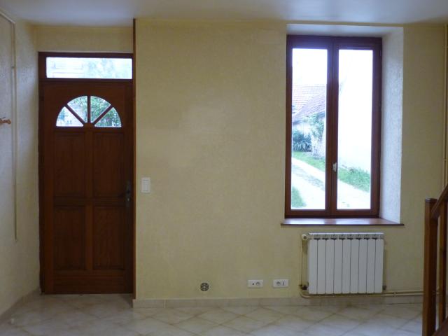Appartement à louer à Vinneuf, Bourgogne Franche Comté, €