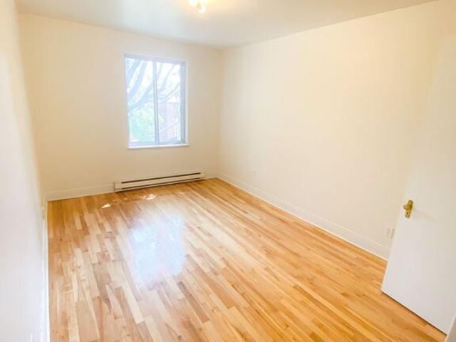 Appartement à Louer Barclay, Côte des Neiges/Notre Dame de Grâce Montréal 6 photos | Logis Québec