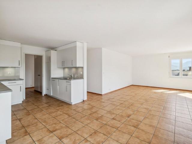 APPARTEMENT À LOUER DANS QUARTIER TRÈS ENSOLEILLÉ ET FAMILIAL