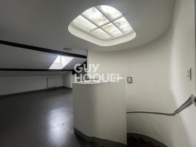 APPARTEMENT T3 A LOUER JEANNE D'ARC 75,24 m² AU SOL DERNIER ETAGE CAVE