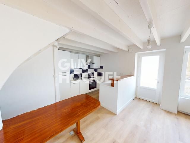 APPARTEMENT À LOUER DE 4 PIÈCES DE 74,00 M²