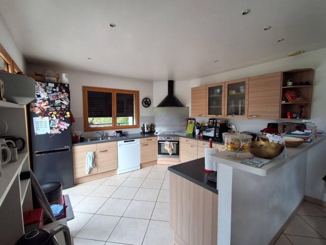 appartement à louer divonne les bains 5 pièces de 177 m²