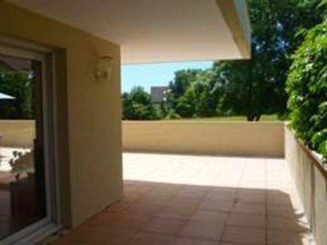appartement à louer divonne les bains 5 pièces de 133.35 m²