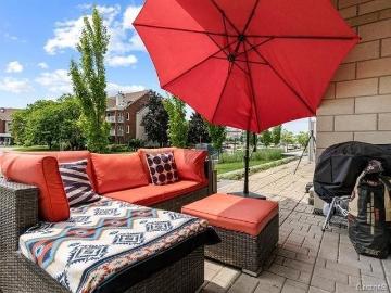 Apartment for rent in Roussillon - Parking