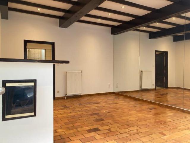Appartement à louer Lessines, poutres et carrelage 49