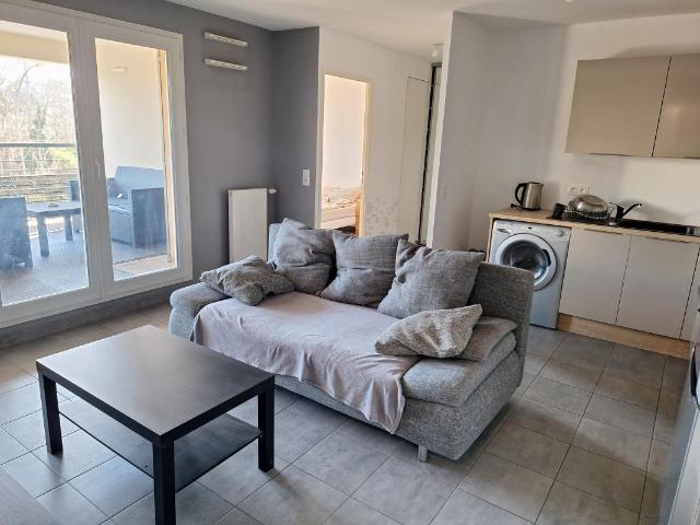Appartement À Louer + Parking