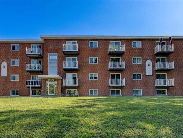 Appartement à Louer Rue Denison Ouest Granby, Granby 6 photos | Logis Québec