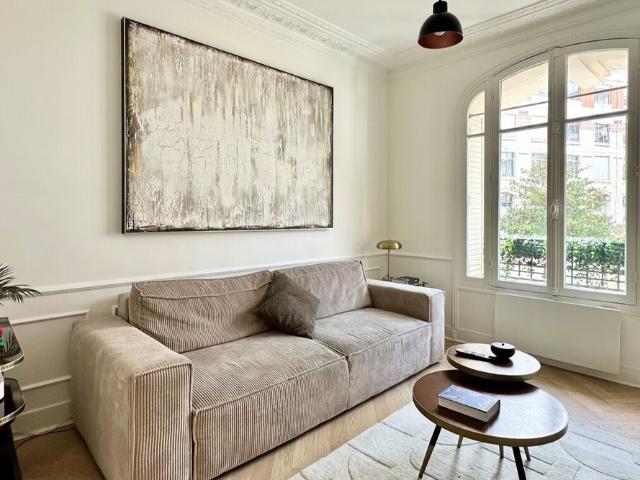 Appartement à louer rue Sextius Michel, Paris 15ème
