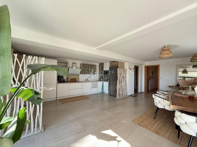 Appartement à louer T4 d'un grand standing de 162 m2 avec asce
