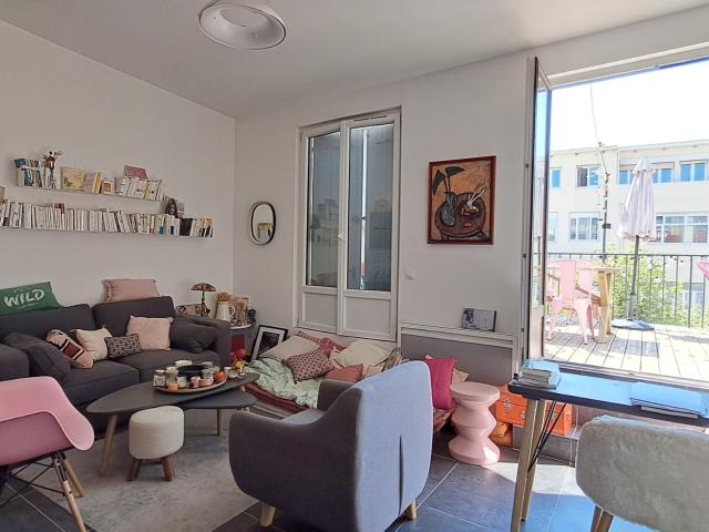 Appartement à louer T2 meublé de 33m2 habitable plus une belle terrasse de 22m2 Secteur Réformés Marseille 13001