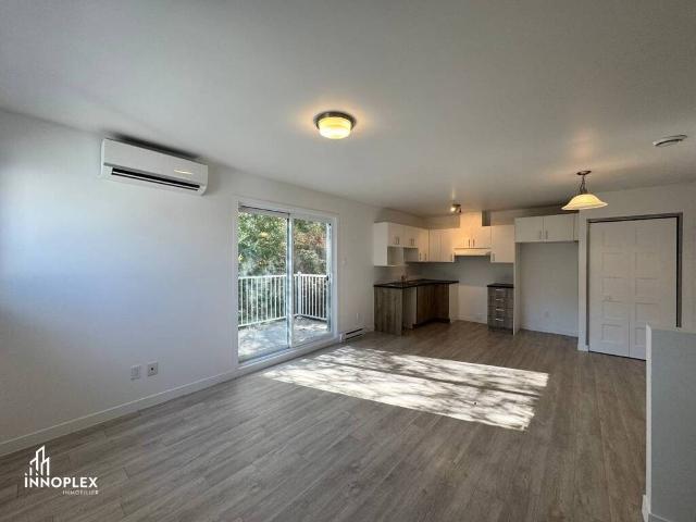 Appartement à Louer 1497 conseil, Fleurimont Sherbrooke 11 photos | Logis Québec