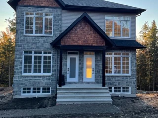 Appartement à Louer 14 rue des Mélèzes, Val des Monts 9 photos | Logis Québec