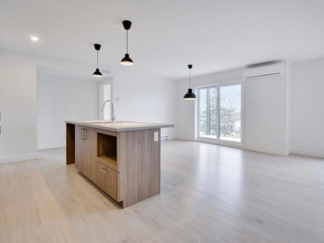 Appartement à Louer 15085 henri bourassa, Charlesbourg Québec 12 photos | Logis Québec