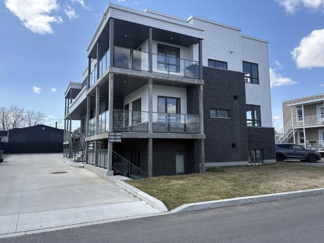 Appartement à Louer 15297 Avenue Saint Luc, Saint Hyacinthe 12 photos | Logis Québec