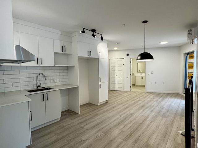 Appartement à Louer 152 rue King est, Fleurimont Sherbrooke 12 photos | Logis Québec