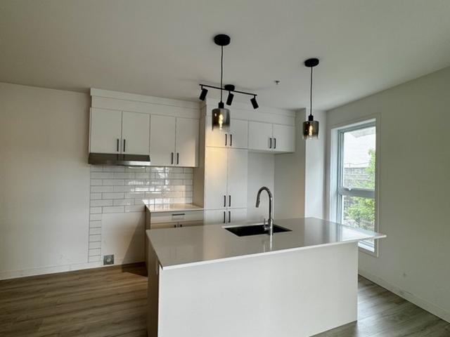 Appartement à Louer 152 rue King est, Fleurimont Sherbrooke 13 photos | Logis Québec