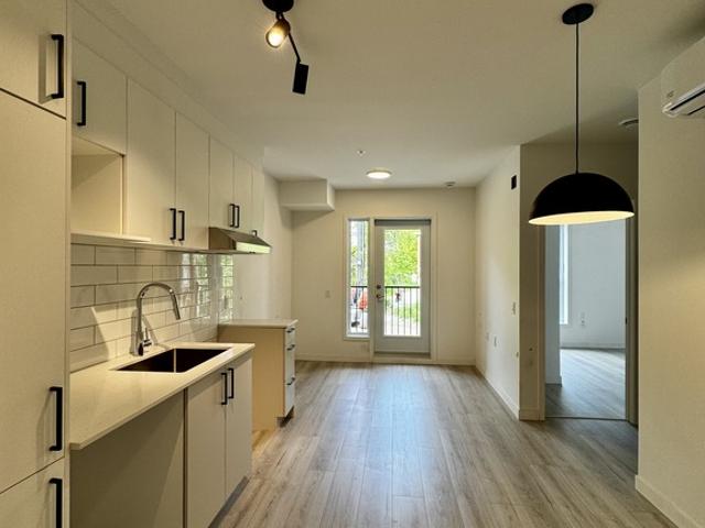 Appartement à Louer 152 rue King est, Fleurimont Sherbrooke 9 photos | Logis Québec