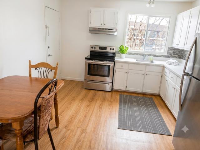 Appartement à Louer 1630 adélard colette, Mont Bellevue Sherbrooke 5 photos | Logis Québec