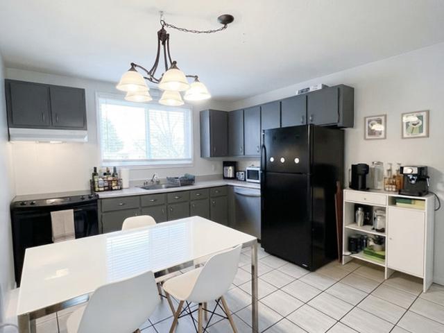 Appartement à Louer 1640 adélard colette, Mont Bellevue Sherbrooke 7 photos | Logis Québec