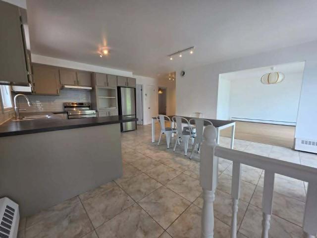 Appartement à Louer 1671 avenue de Bourgogne, Chambly 17 photos | Logis Québec