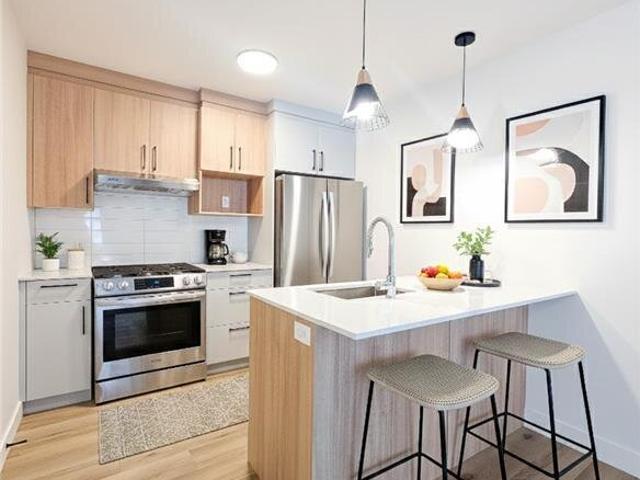 Appartement à Louer 16 Rue Allen Est, Waterloo 17 photos | Logis Québec
