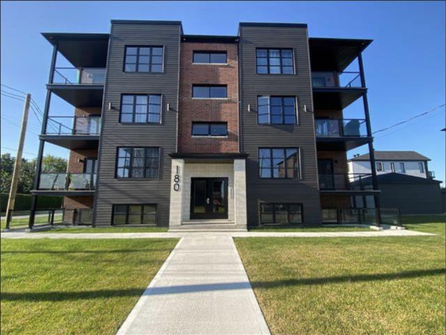 Appartement à Louer 180 21e rue ouest, Venise en Québec 8 photos | Logis Québec