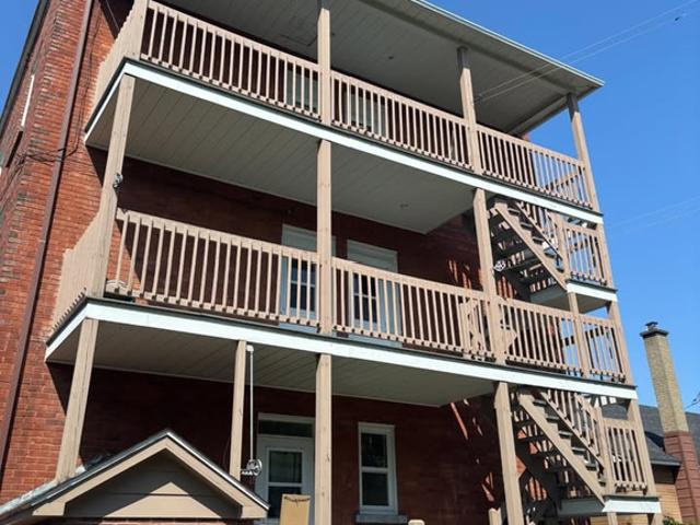 Appartement à Louer 186 Av. 8e Sud, Mont Bellevue Sherbrooke 12 photos | Logis Québec